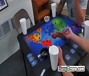 Brettspiel endet mit heißem Sex