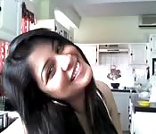 Teen indiana vogliosa mostra il suo bel culo alla webcam