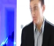 A esposa do corno faz sexo com seu amigo.