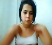 Si mostra di fronte la webcam