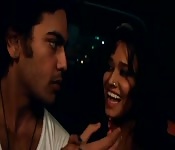 Un homme séduit une indienne sexy