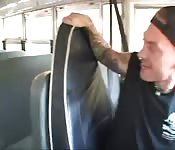 Follando en el autobus escolar
