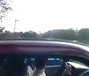 Alemã fodendo no carro