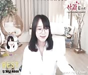 Coreana conversando na cam