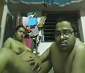 Un couple indien qui aime s'exhiber