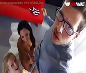 Nerd als Cremefüllung bei Babe-Dreier