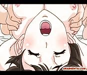 Estrujando las tetas de una tetona hentai