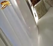 Latina tetona follada en la habitación de un hotel